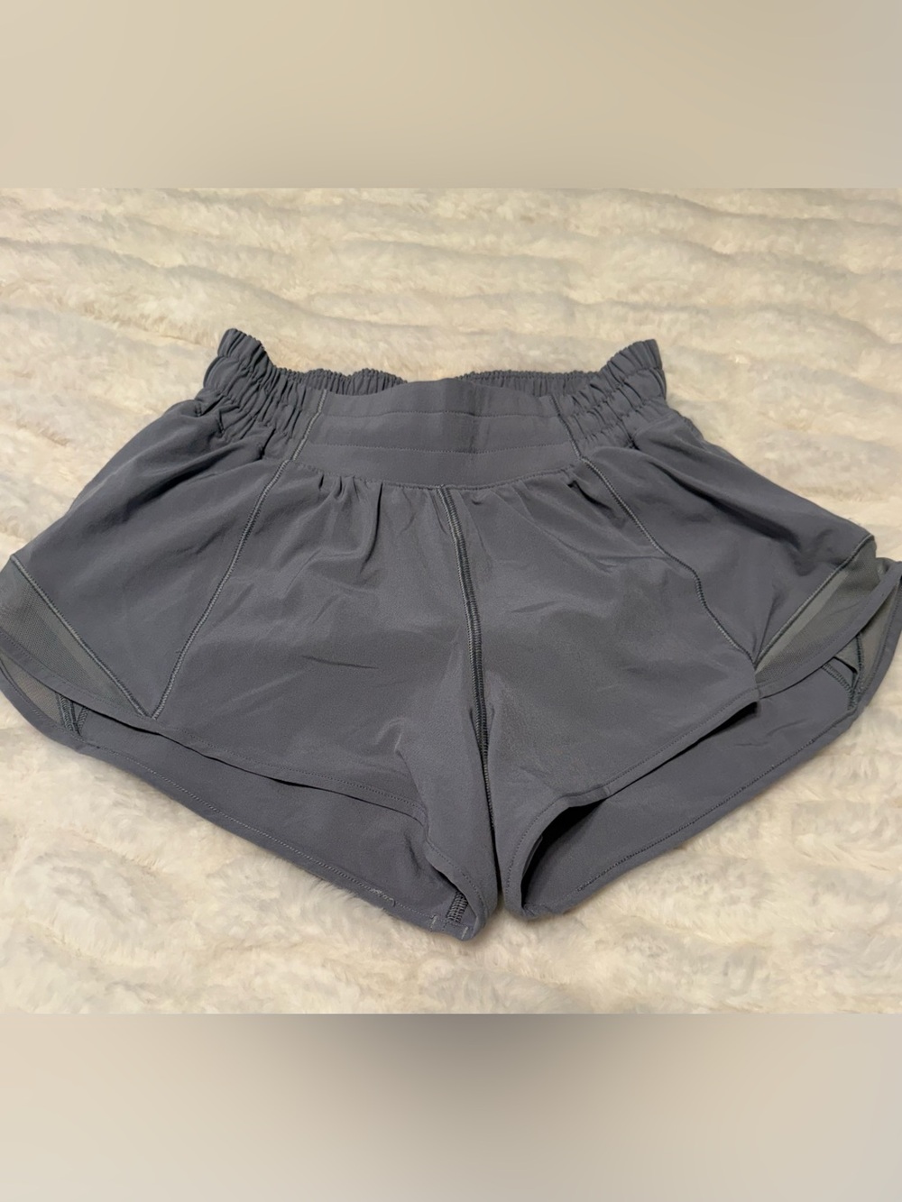 Lululemon Hotty Hot 2.5, Low Rise Shorts Size 2